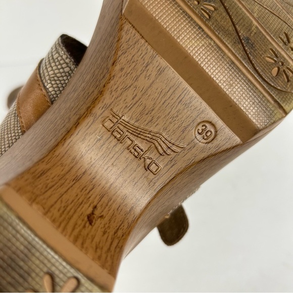 Dansko Stylish Brown and Tan Women's Sandals 39 - Picture 8 of 9